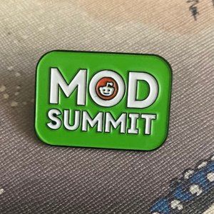 Reddit Mod Summit Pin